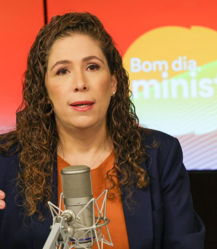 Novos cargos são para recompor capacidade do Estado, diz ministra