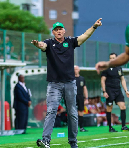 Chapecoense anuncia demissão do técnico Gilmar Dal Pozzo
