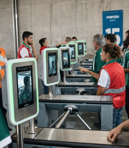 Reconhecimento facial amplia público nos estádios e reforça segurança