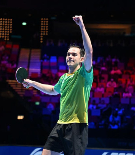 Calderano derrota francês e fica a 2 vitórias do bi na Copa do Mundo