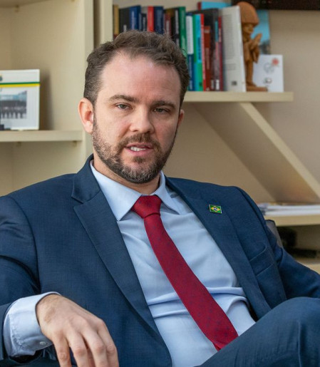 Governo avalia uso do FGTS para quitar dívidas, diz Durigan