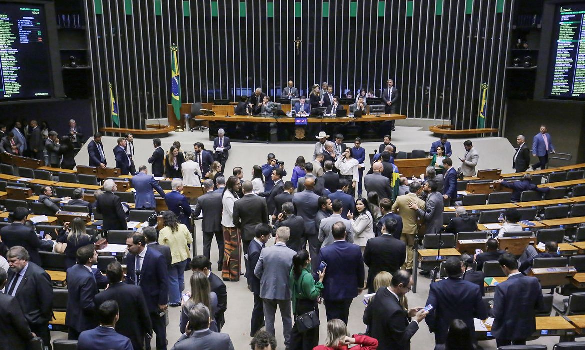 Câmara aprova Medida Provisória com novas regras para seguro-defeso 