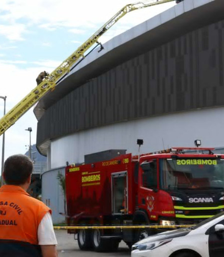 Incêndio no Velódromo do Rio é controlado; pista não teve impacto