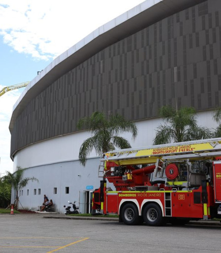 Defesa Civil do Rio interdita parte do Velódromo atingido por incêndio