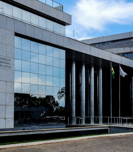 CNJ e CNMP aprovam novos penduricalhos para juízes e membros do MP