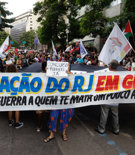 Professores estaduais e municipais do Rio fazem paralisação de 24h