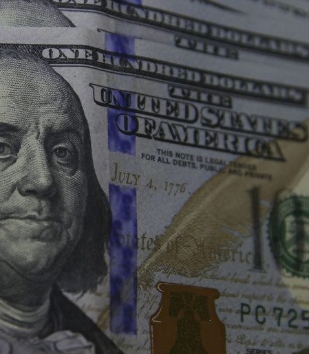 Dólar cai a R$ 5,06, e bolsa bate recorde com alívio no Oriente Médio