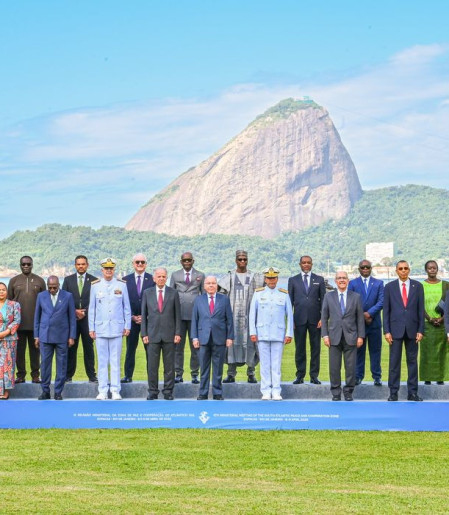 Brasil assume aliança e pede Atlântico Sul livre de guerras e tensões