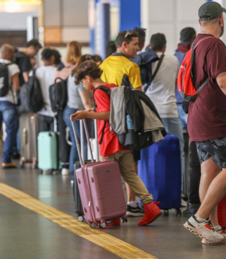 Medidas do governo freiam aumento de passagens aéreas