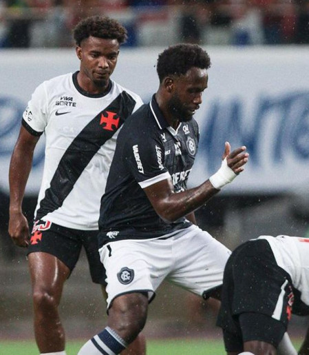 Após atraso devido à chuva, Remo e Vasco empatam pelo Brasileirão