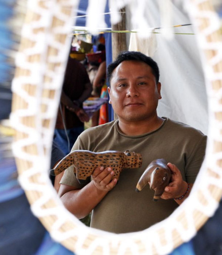 Indígenas relatam que desmatamento impacta produção de cocares