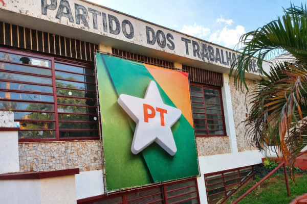 Sede do PT, no Sumarezinho, foi ataca com artefato explosivo