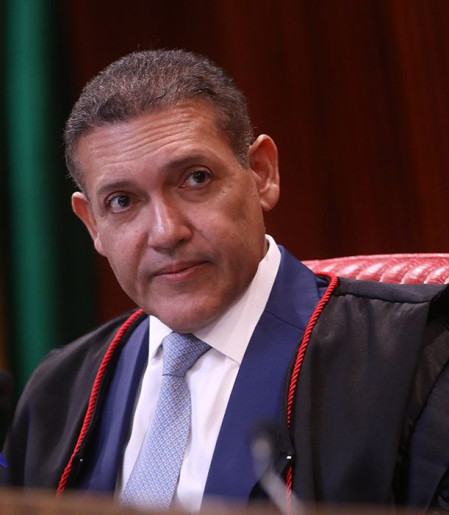 Nunes Marques é eleito presidente do TSE