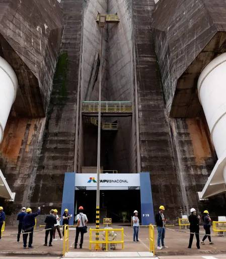 Diretor brasileiro de Itaipu garante tarifa reduzida em 2027