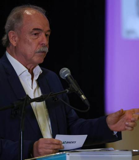 Na Mesa com Datena recebe o presidente do BNDES, Aloizio Mercadante