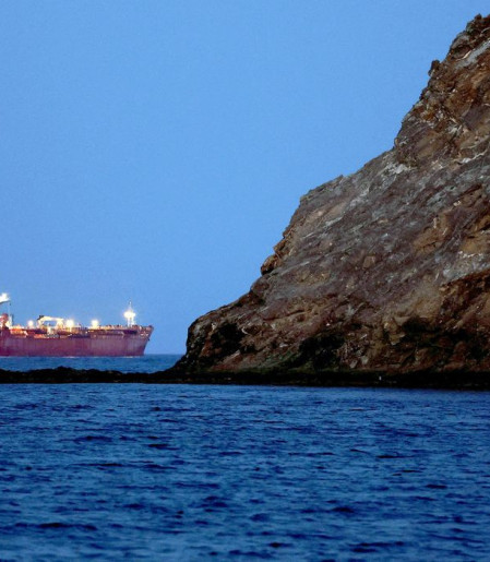 Iranianos ameaçam bloquear comércio marítimo após cerco naval dos EUA