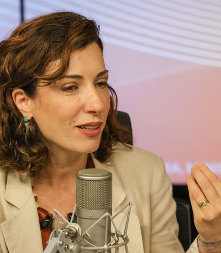 Mulheres agregam diversidade na mesa do trabalhador, diz ministra