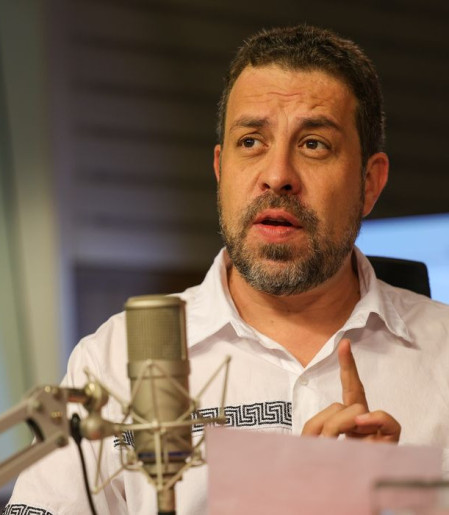 Boulos diz que fim da escala 6 por 1 é para agora