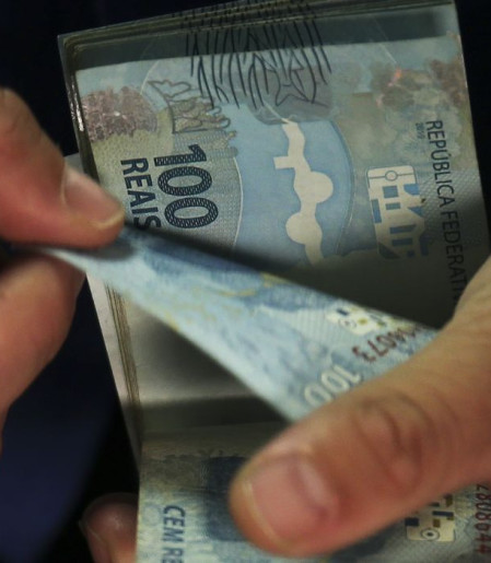 Aposentados e pensionistas do INSS podem consultar antecipação do 13º