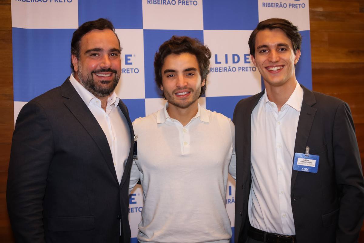 Victor Bermudes, Theo Braga, e Gustavo Domeneghetti