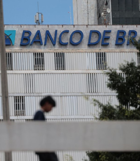 "Estamos todos pagando a conta", diz bancário sobre o caso BRB/Master