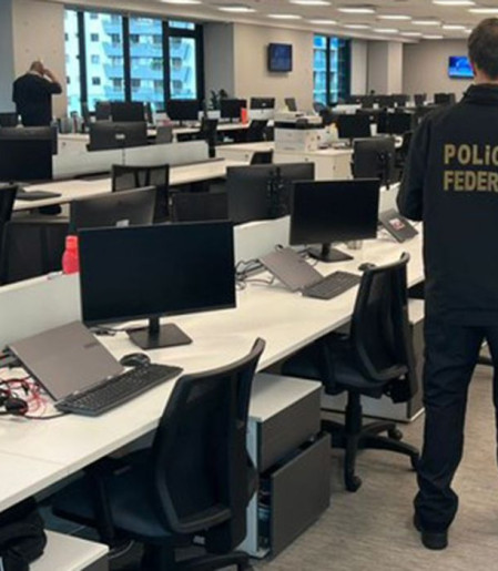 PF prendeu 13 pessoas em operações contra fraudes no Master e no BRB