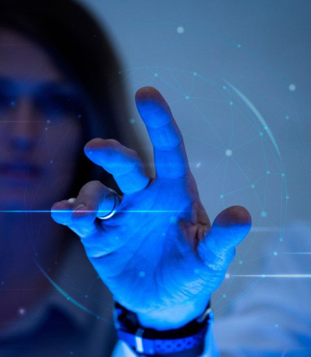  IA acelera desinformação e ameaça democracias, alerta pesquisa