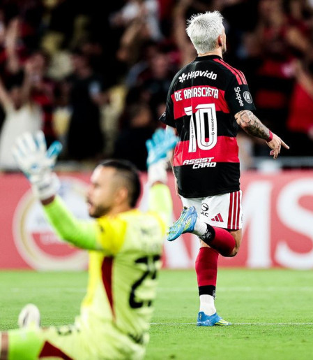 Flamengo goleia Independiente Medellín por 4 a 1 na Copa Libertadores