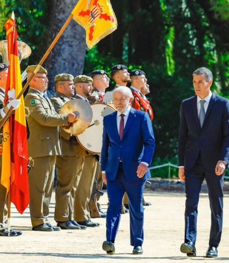 Lula alerta sobre risco de bets e big techs para famílias e democracia