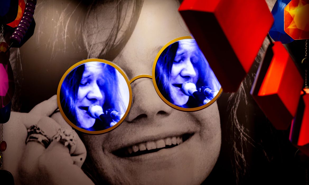 Exposição inédita em SP celebra intensidade e potência de Janis Joplin