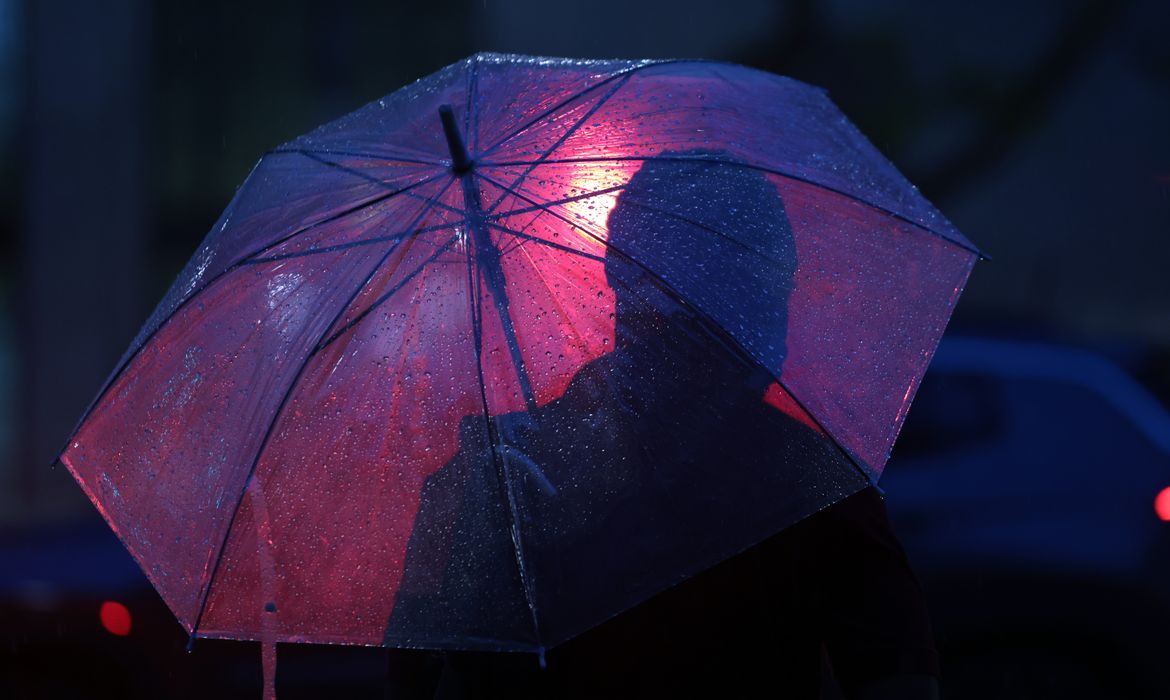 Inmet alerta para risco de vendaval no Rio Grande do Sul nesta sexta 