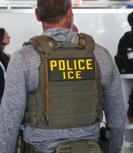 EUA pedem saída de funcionário brasileiro por manipular imigração