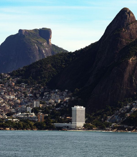 Operação policial deixa visitantes "ilhados" em cartão-postal do Rio