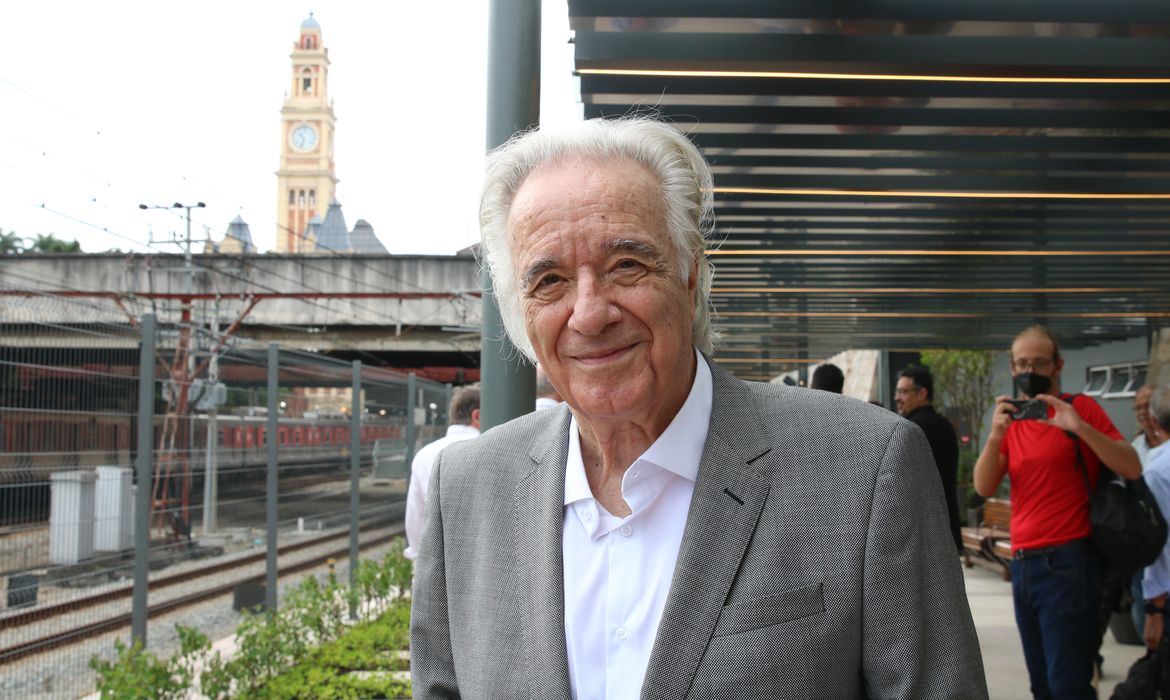 Na Mesa com Datena recebe maestro João Carlos Martins