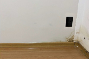 Manchas de infiltração em apartamento recém-entregue pela MRV