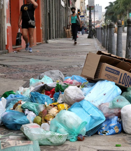 Câmara aprova multa para quem descartar lixo em vias públicas