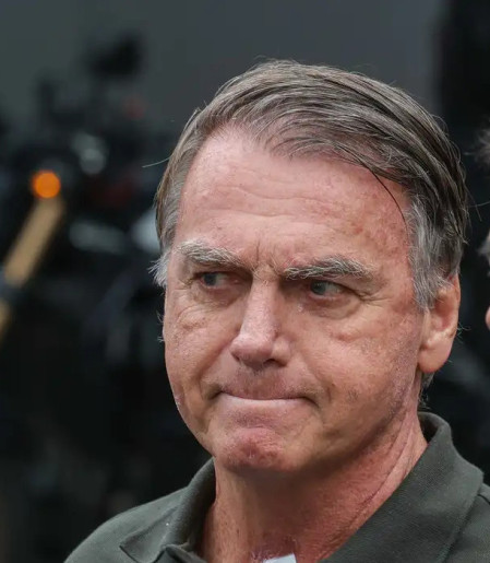 PGR dá aval para Bolsonaro fazer cirurgia no ombro