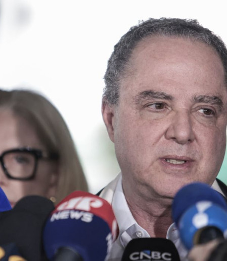 Médico diz que Lula retirou lesão e deve repousar nos próximos dias