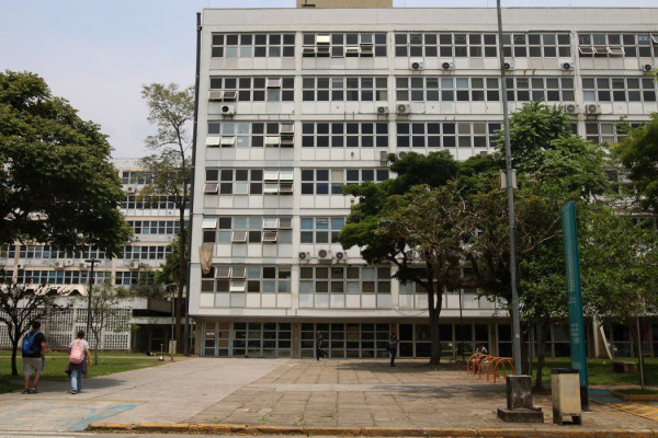 Após acordo com reitoria, funcionários da USP encerram greve