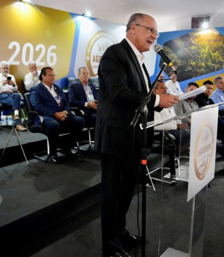 Alckmin anuncia R$ 10 bilhões para modernização de máquinas agrícolas