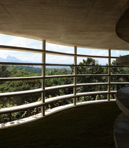 Inhotim celebra 20 anos com inauguração de três novas obras 