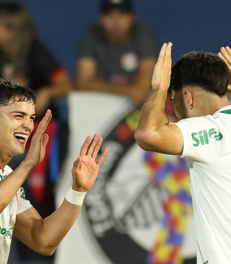 Palmeiras derrota Bragantino para manter liderança no Brasileiro