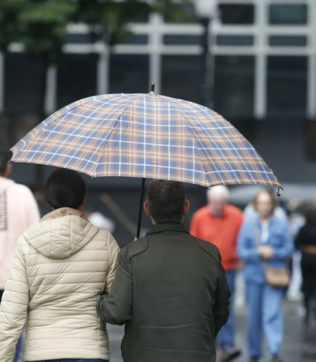 Frente fria provoca chuvas e queda de temperatura no centro-sul