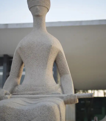 Juízes pedem adiamento de decisão que limitou penduricalhos 