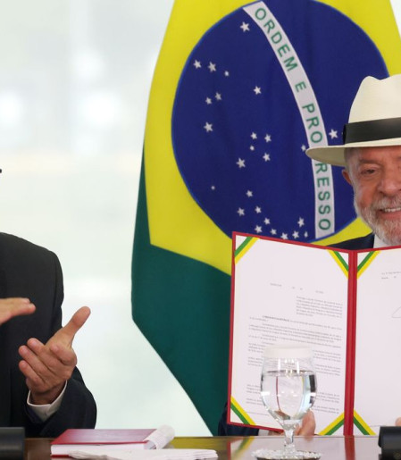 Lula assina decreto que promulga acordo UE-Mercosul