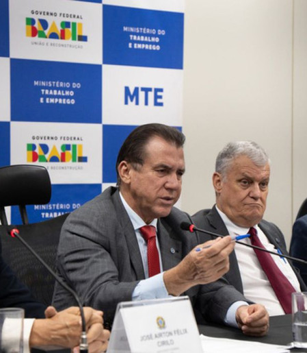 Taxistas pedem ao governo linha de crédito para renovação de frota