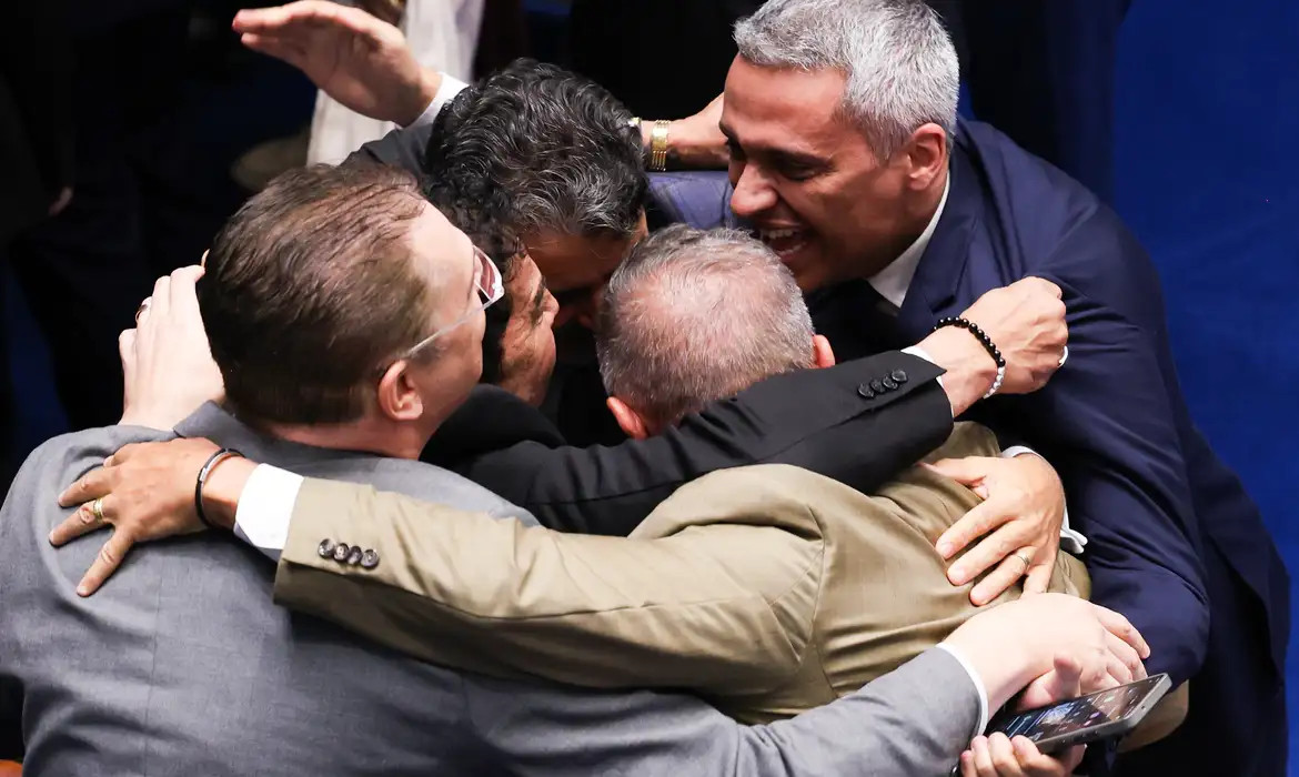 Senado rejeita indicação de Messias para o STF