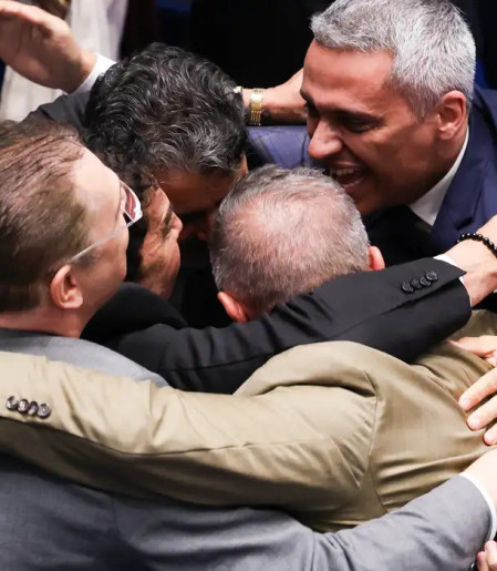 Senado rejeita indicação de Messias para o STF