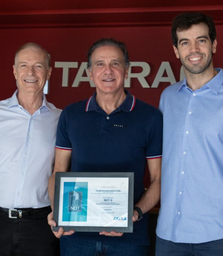 Diretores da Tarraf receberam a certificação do banco federal