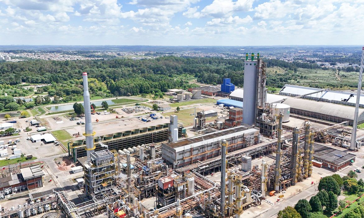 Petrobras volta a produzir ureia em fábrica de fertilizante no Paraná